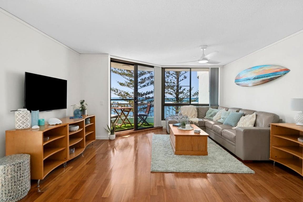 Furnished 2 Bedroom House in Golden Beach