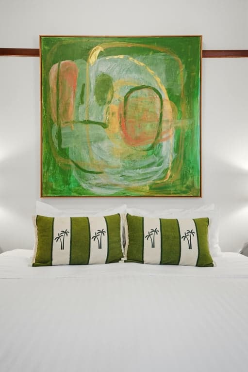 Furnished 5 Bedroom House in Glenelg