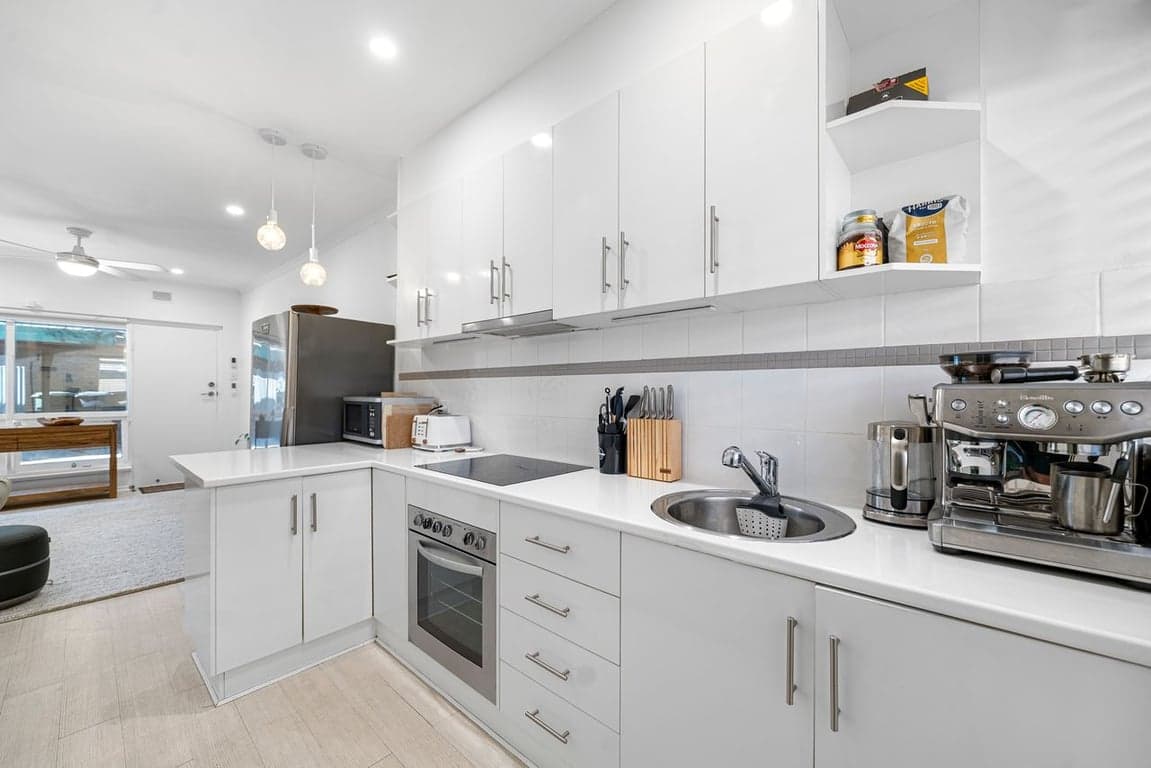 Furnished 2 Bedroom House in Henley Beach