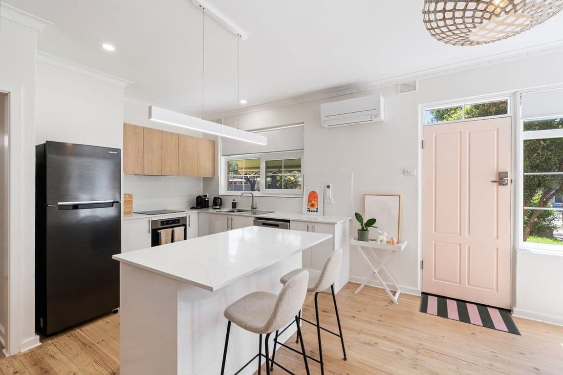 Furnished 1 Bedroom House in Glenelg