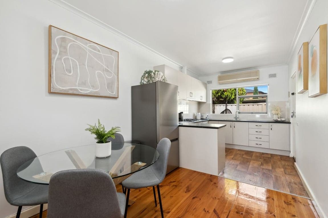Furnished 2 Bedroom House in Glenelg South