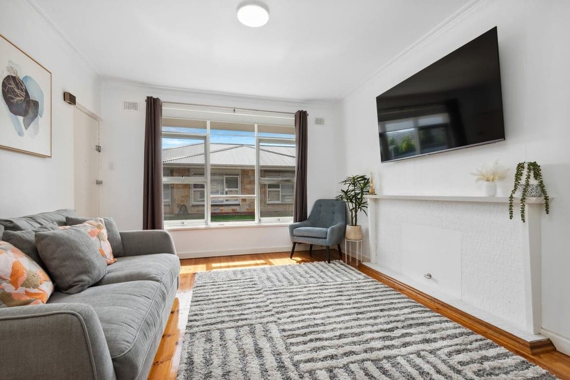 Furnished 2 Bedroom House in Glenelg South