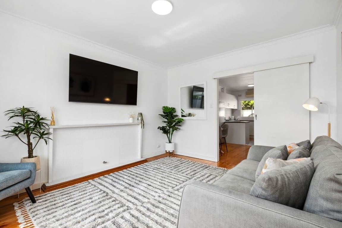 Furnished 2 Bedroom House in Glenelg South