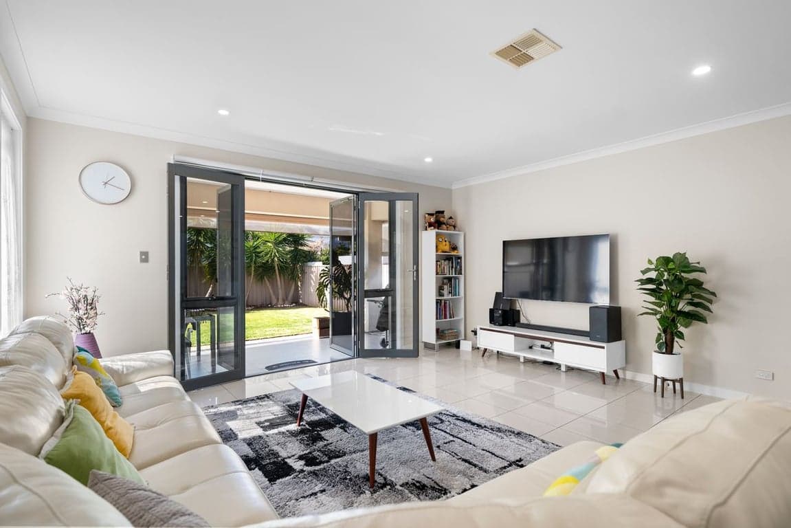 Furnished 4 Bedroom House in Glenelg North