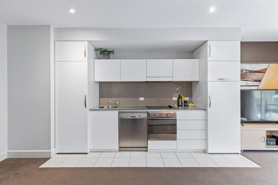 Furnished 1 Bedroom House in Glenelg