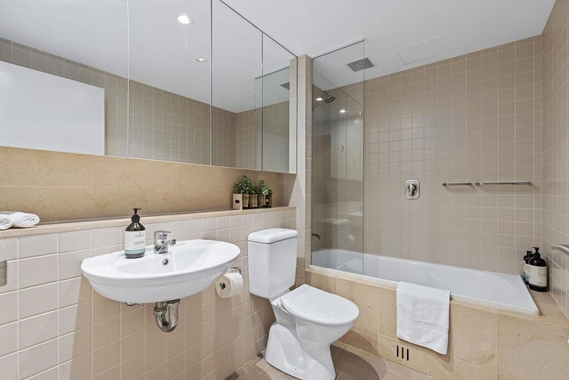 Furnished 1 Bedroom House in Glenelg