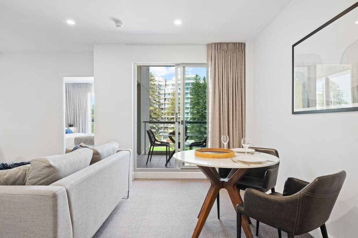 Furnished 1 Bedroom House in Glenelg