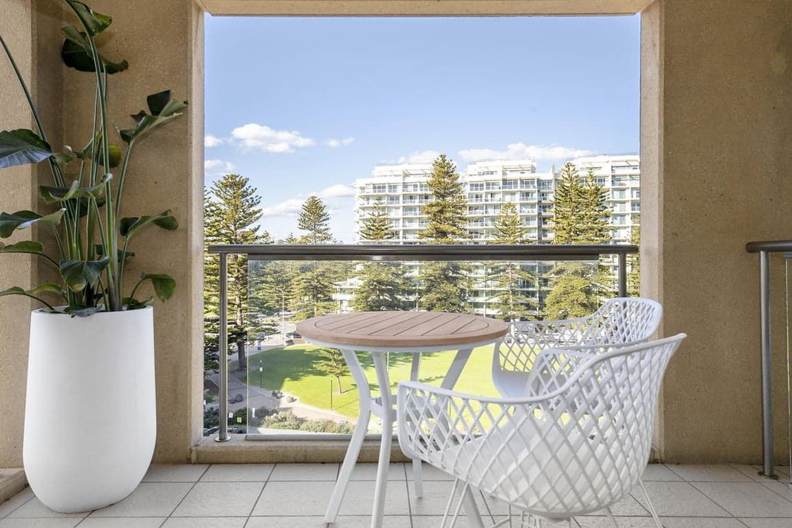 Furnished 1 Bedroom House in Glenelg