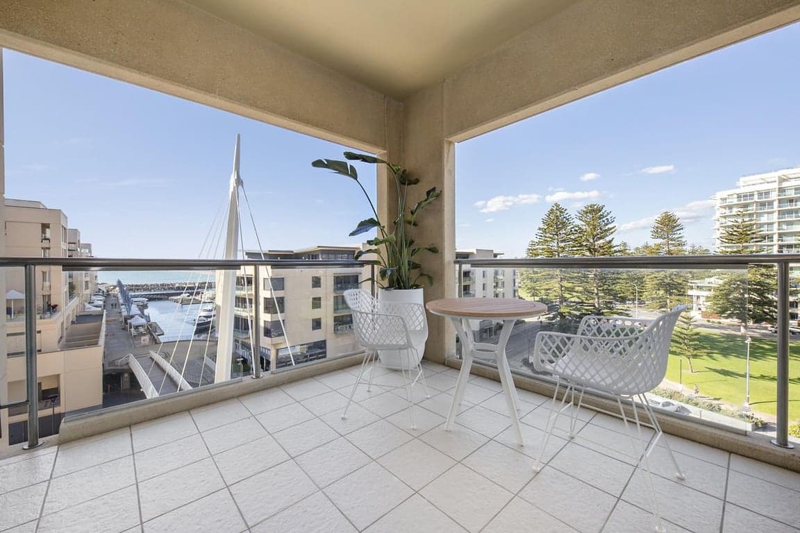 Furnished 1 Bedroom House in Glenelg