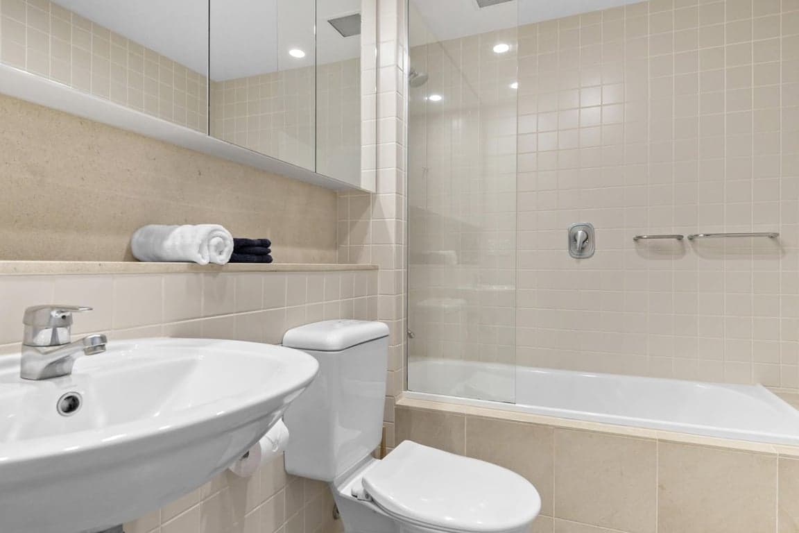 Furnished 1 Bedroom House in Glenelg