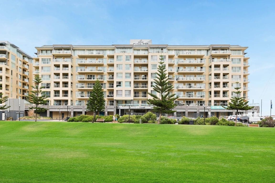 Furnished 1 Bedroom House in Glenelg