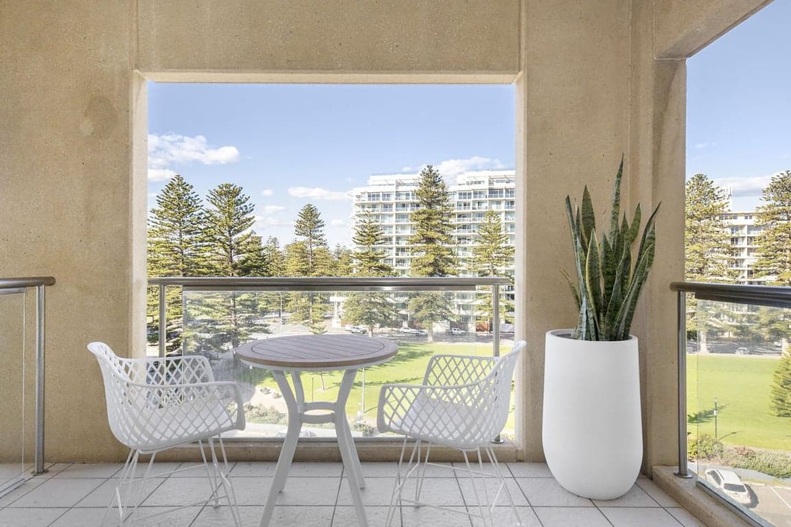 Furnished 1 Bedroom House in Glenelg