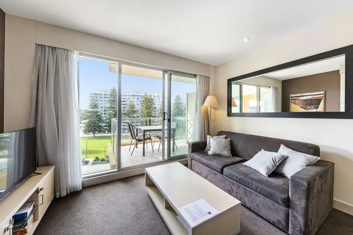Furnished 1 Bedroom House in Glenelg