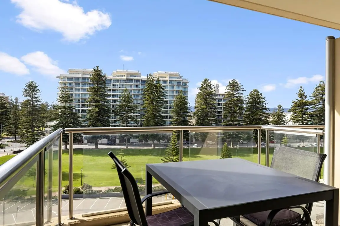 Furnished 1 Bedroom House in Glenelg
