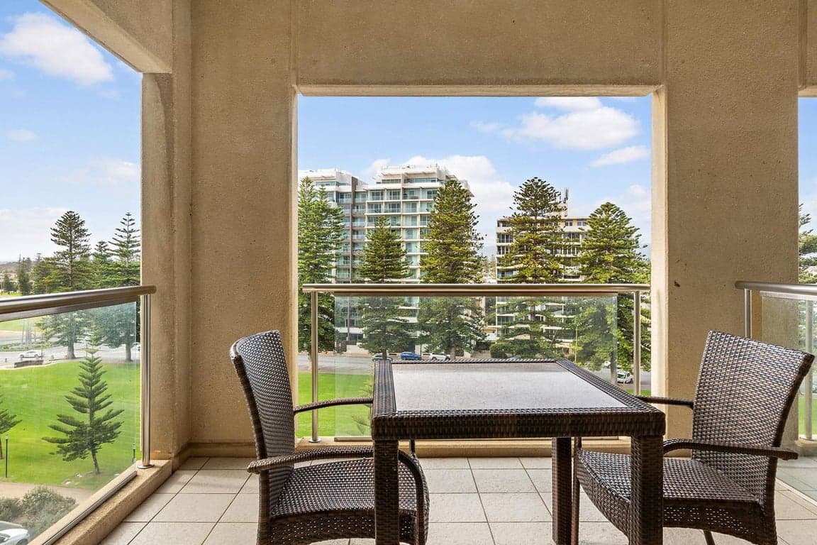 Furnished 1 Bedroom House in Glenelg