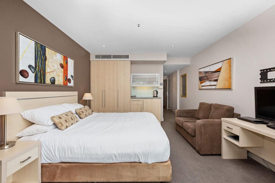 Furnished 1 Bedroom House in Glenelg