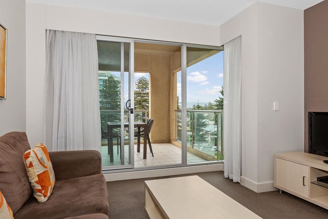 Furnished 1 Bedroom House in Glenelg