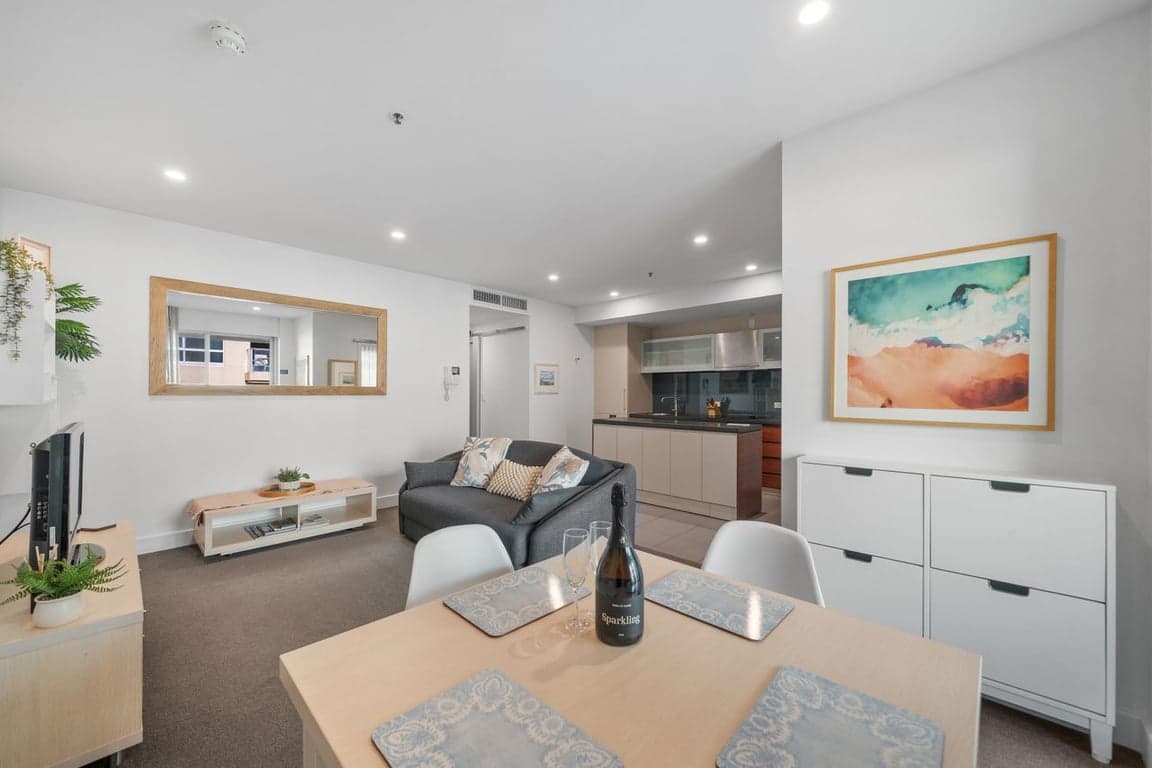 Furnished 1 Bedroom House in Glenelg