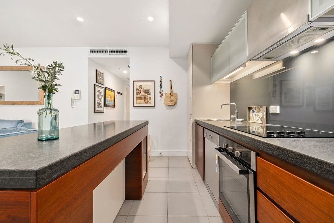 Furnished 1 Bedroom House in Glenelg
