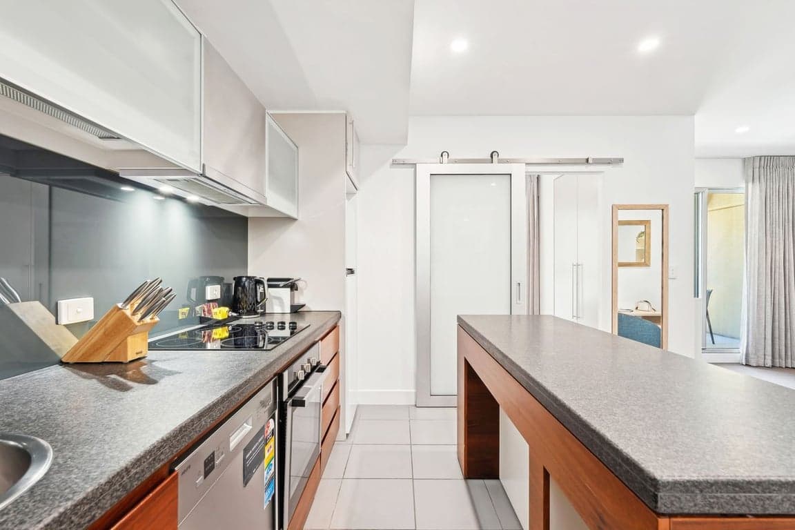 Furnished 1 Bedroom House in Glenelg
