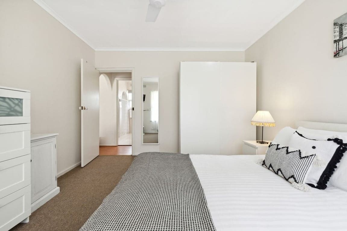 Furnished 2 Bedroom House in Henley Beach