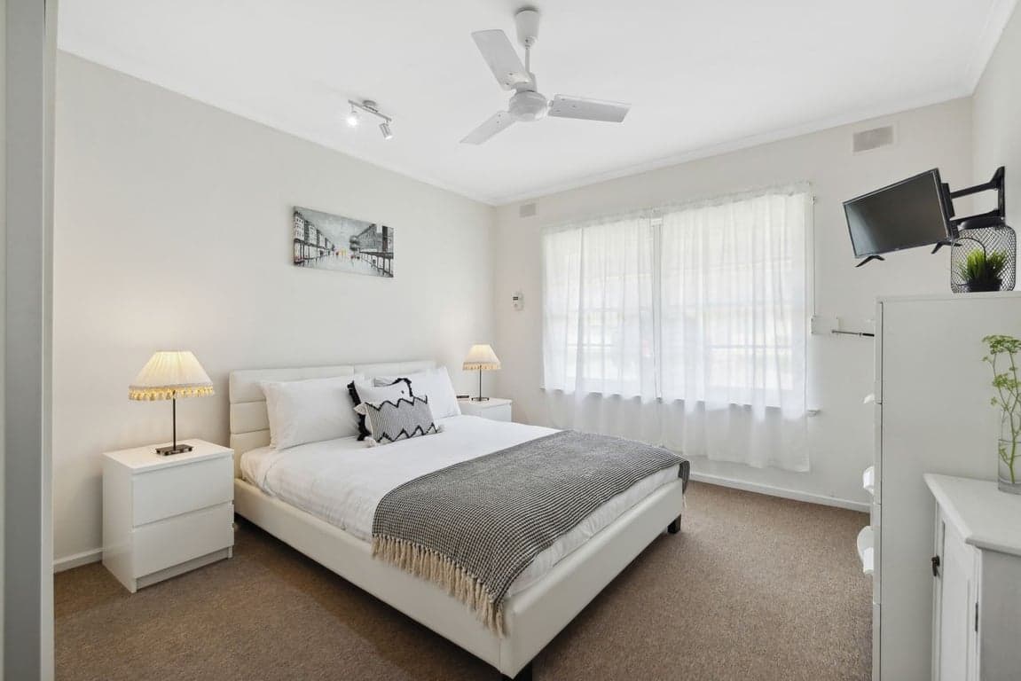 Furnished 2 Bedroom House in Henley Beach