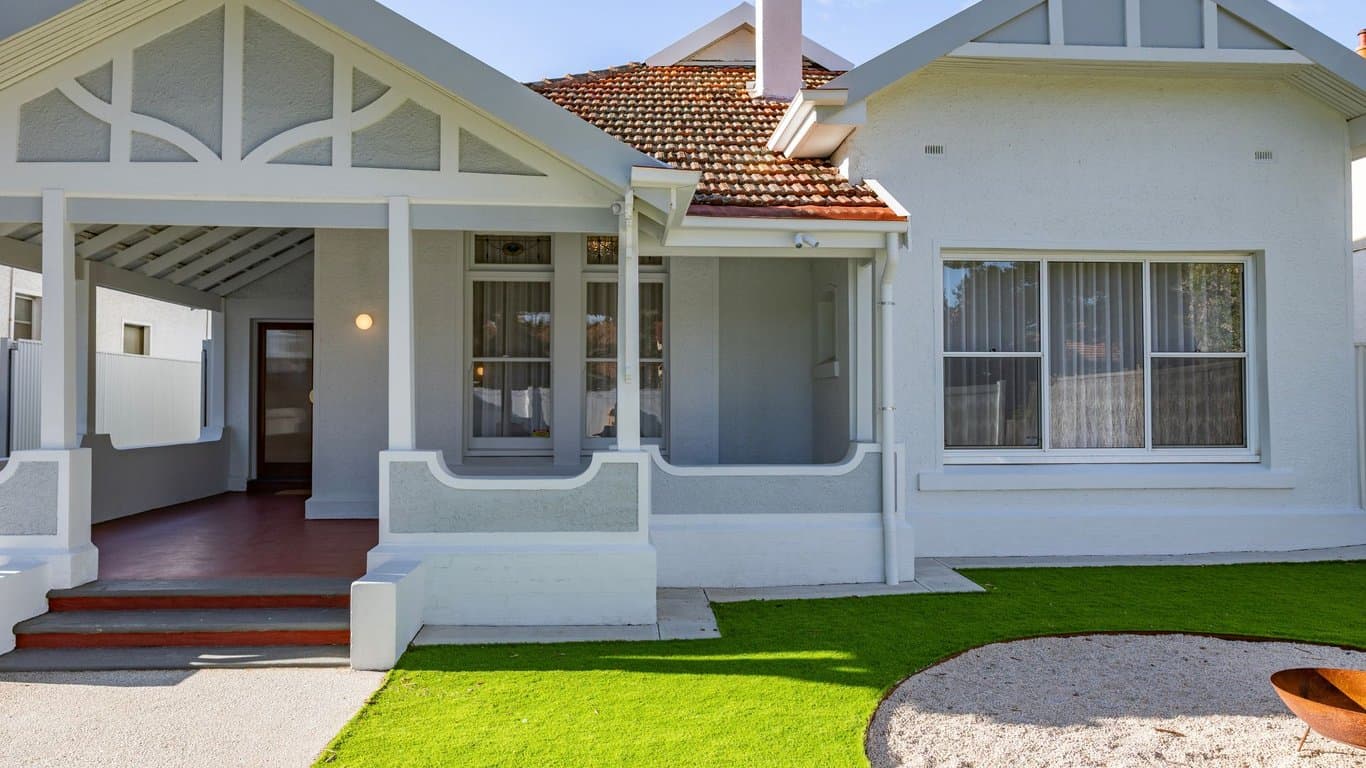 Furnished 4 Bedroom House in Henley Beach