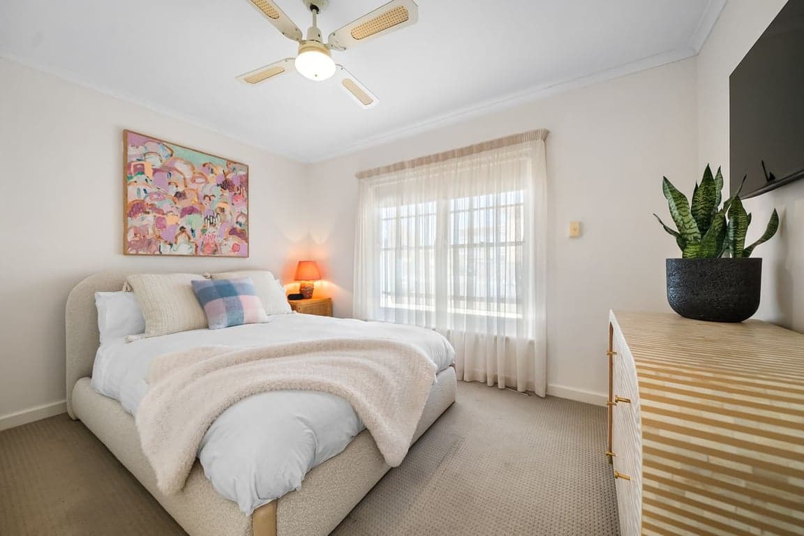Furnished 2 Bedroom House in Glenelg North