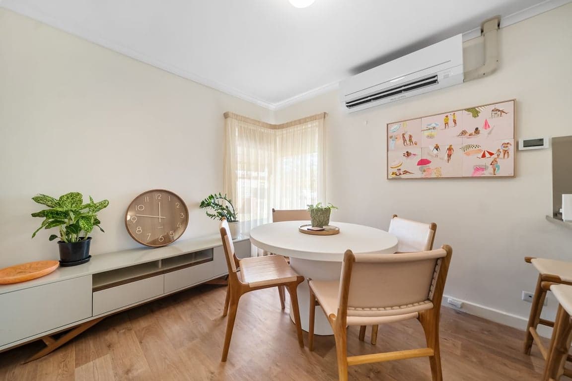 Furnished 2 Bedroom House in Glenelg North
