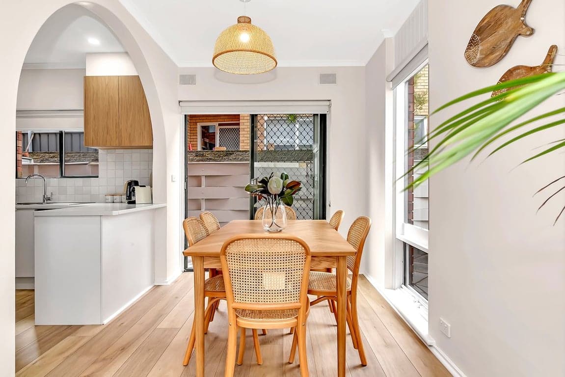 Furnished 3 Bedroom House in Glenelg North