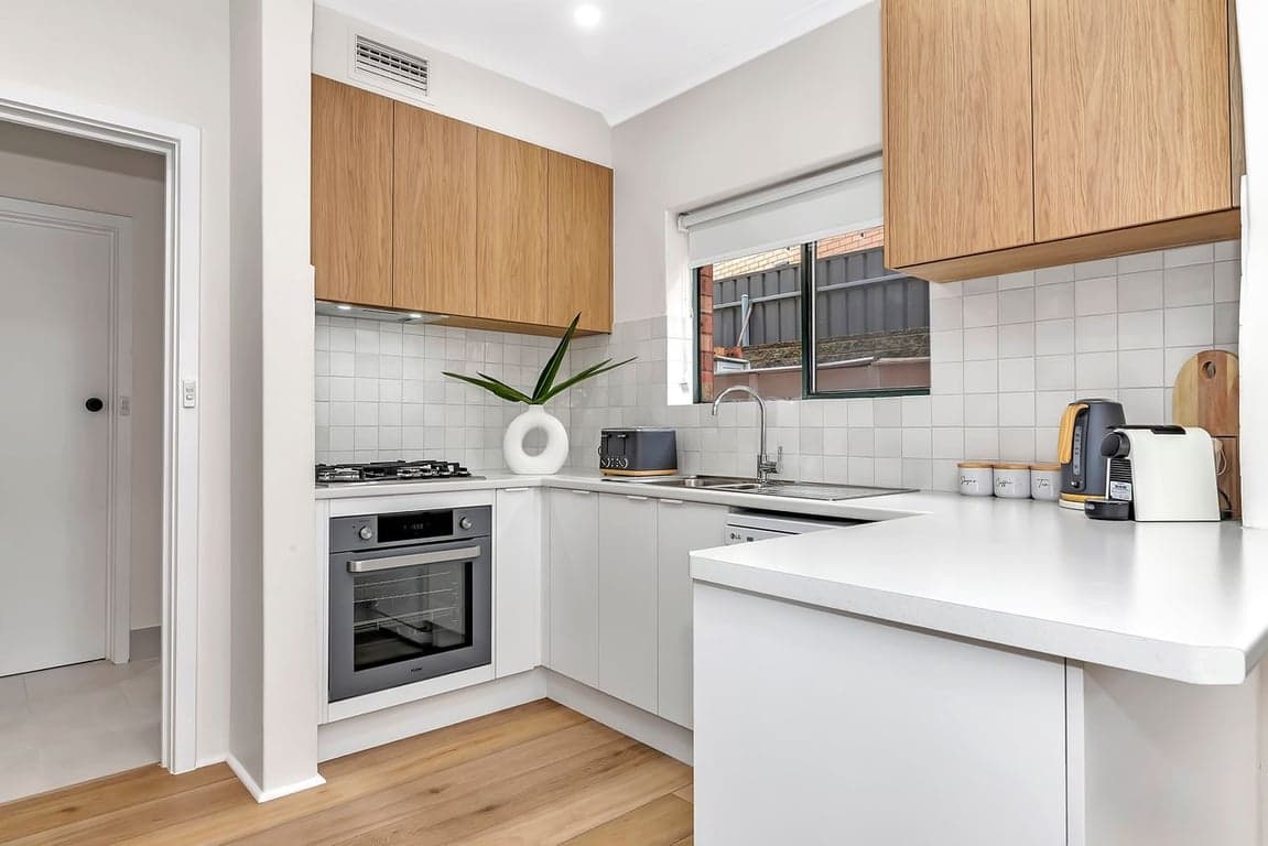 Furnished 3 Bedroom House in Glenelg North