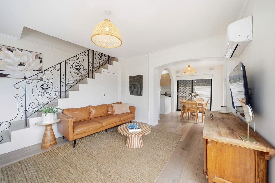 Furnished 1 Bedroom House in Glenelg North