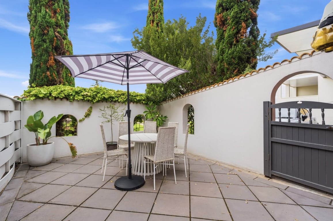 Furnished 3 Bedroom House in Glenelg North