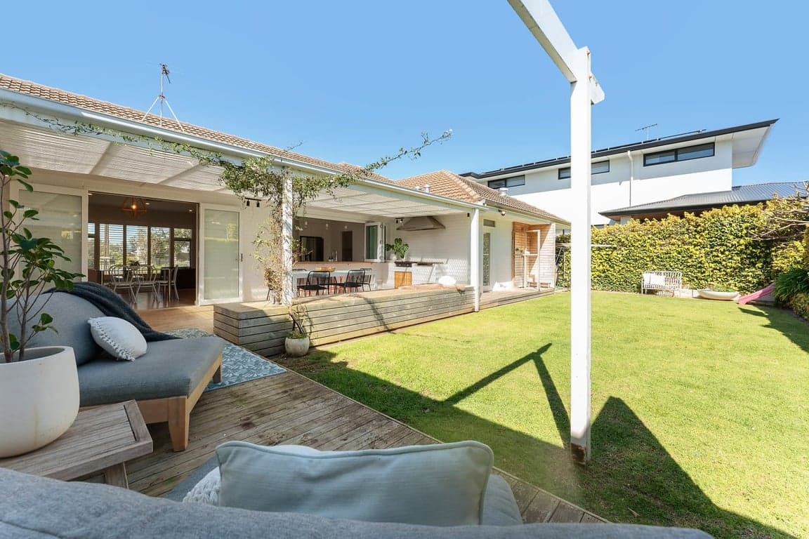 Furnished 3 Bedroom House in Glenelg North