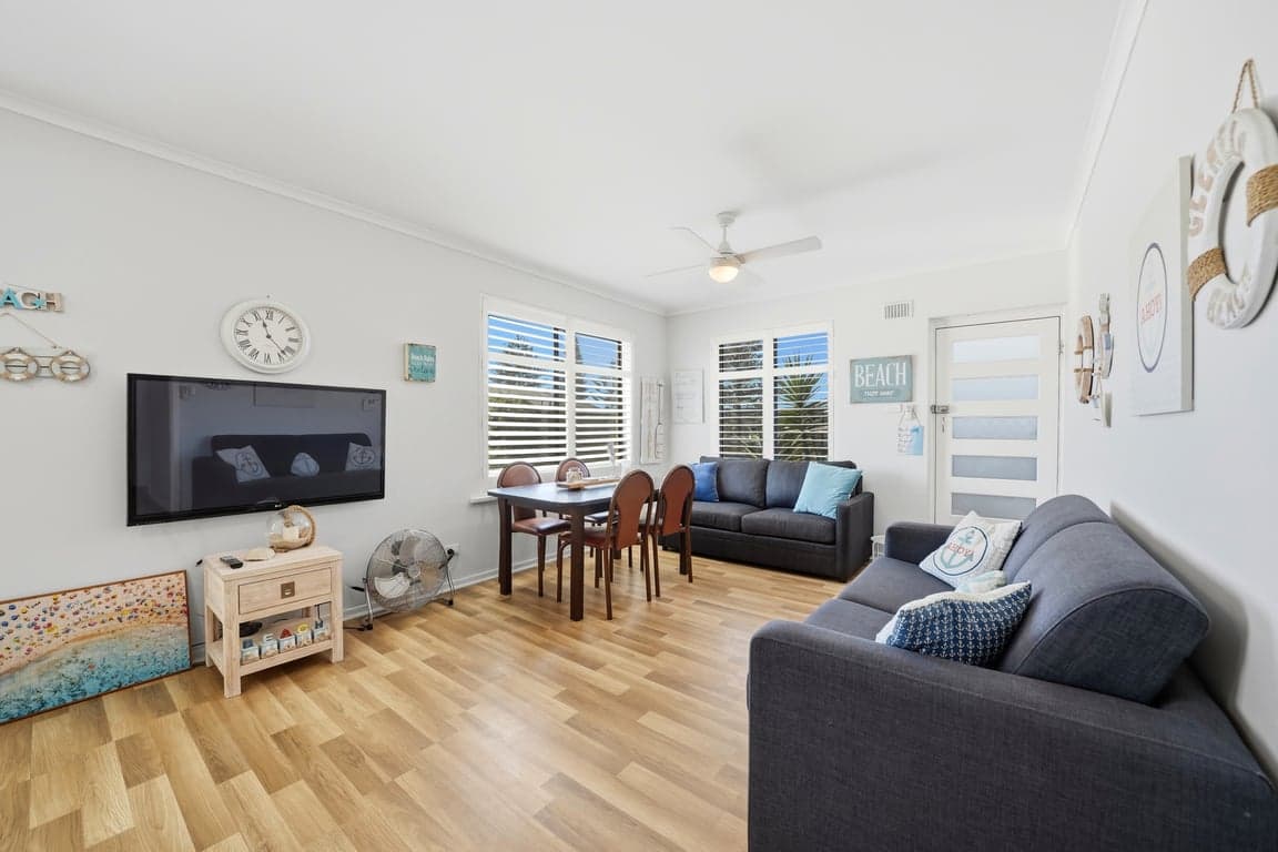Furnished 2 Bedroom House in Glenelg South