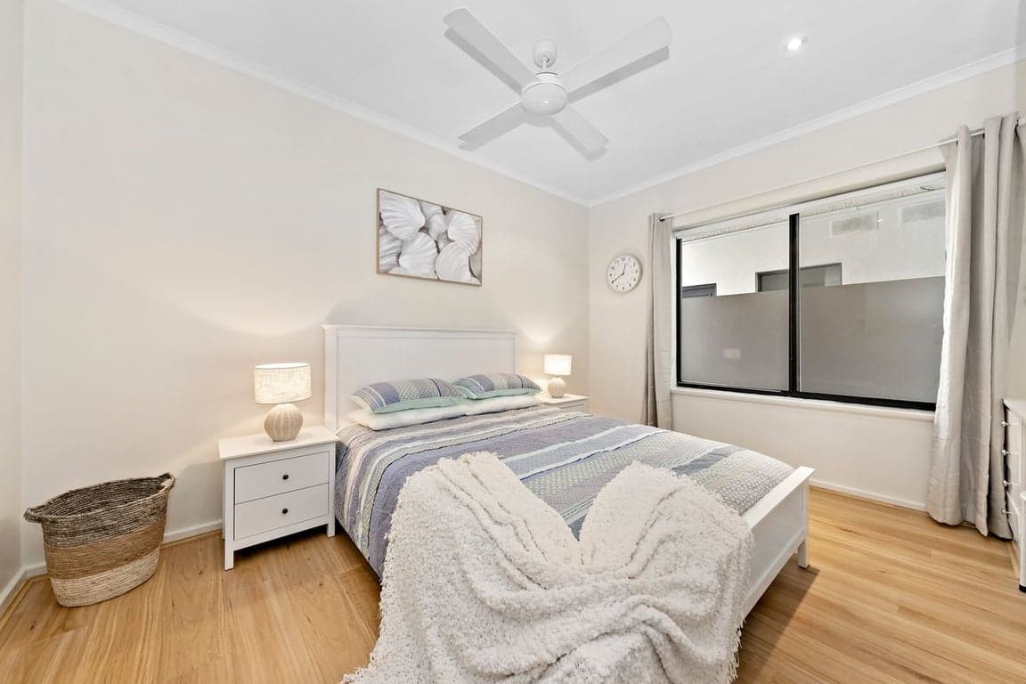 Furnished 1 Bedroom House in West Beach