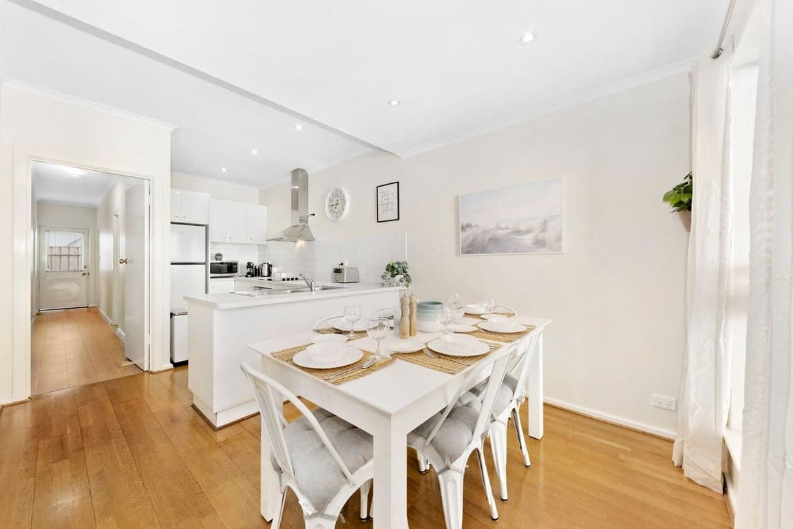 Furnished 1 Bedroom House in West Beach