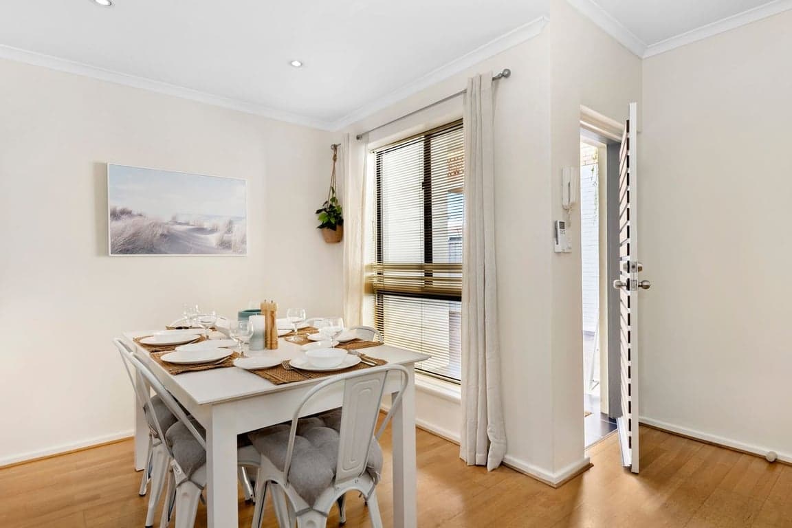 Furnished 1 Bedroom House in West Beach