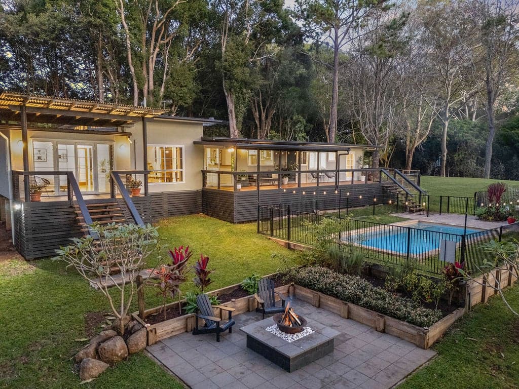 Furnished 4 Bedroom House in Binna Burra