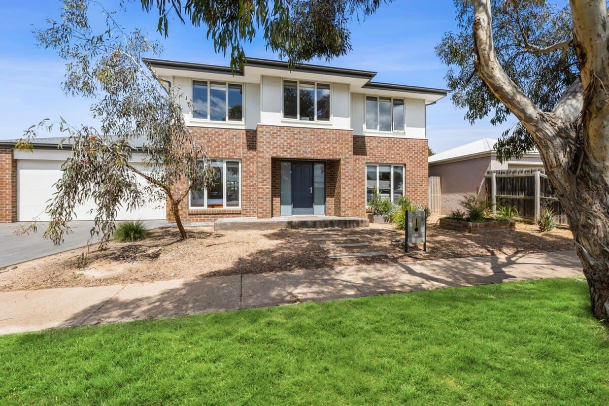 Furnished 5 Bedroom House in Torquay