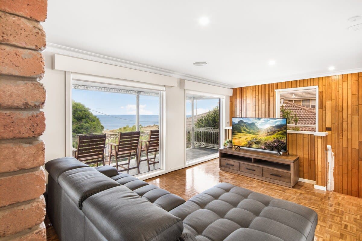 Furnished 6 Bedroom House in Clifton Springs