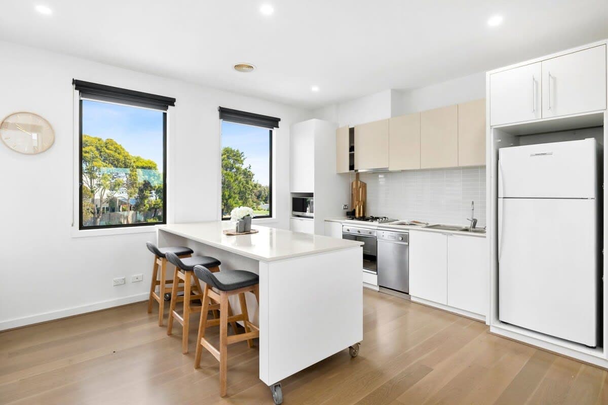 Furnished 4 Bedroom House in Torquay