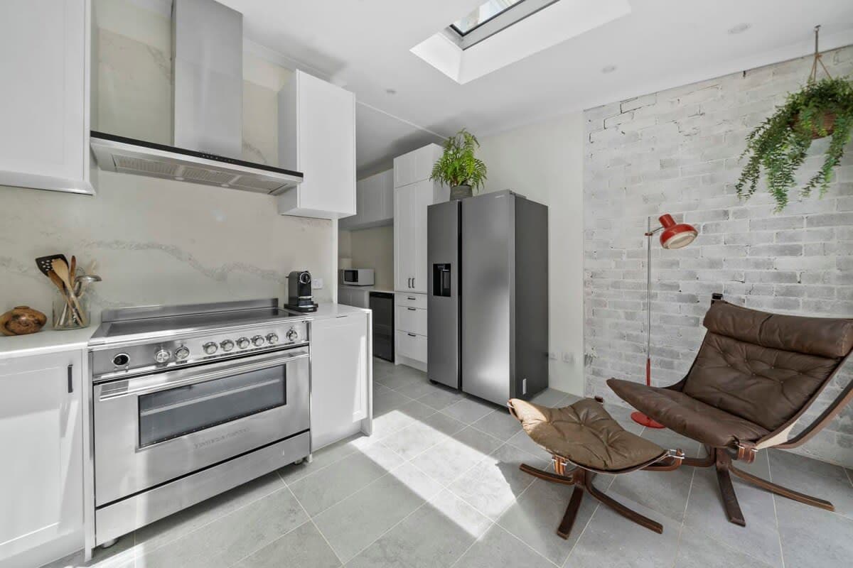 Furnished 2 Bedroom House in Surry Hills