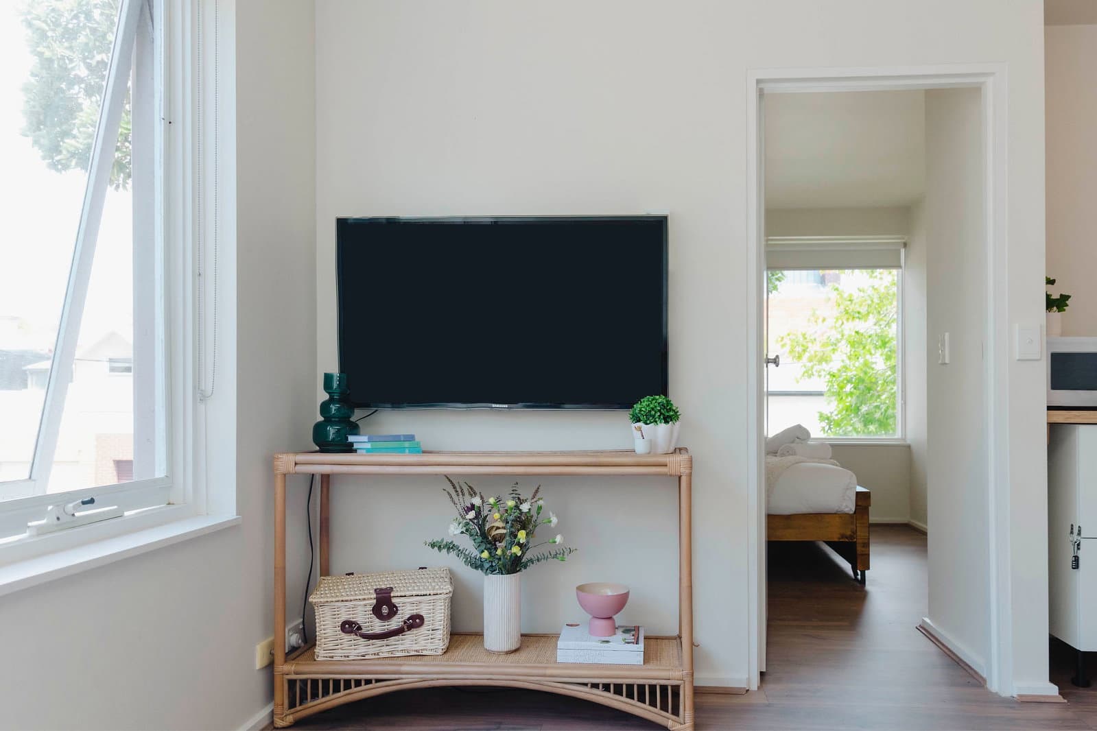 Furnished 1 Bedroom Apartment in Middle Park