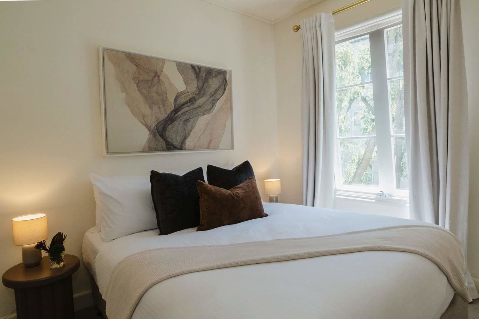Furnished 3 Bedroom Apartment in East Melbourne