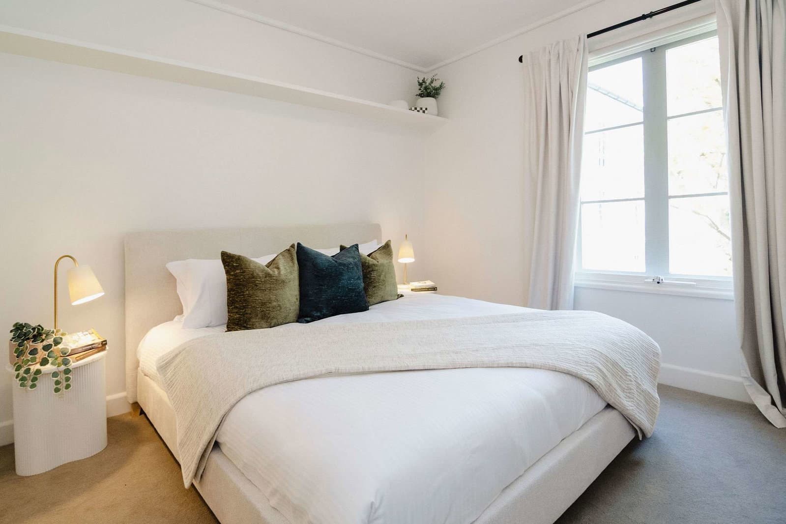 Furnished 3 Bedroom Apartment in East Melbourne