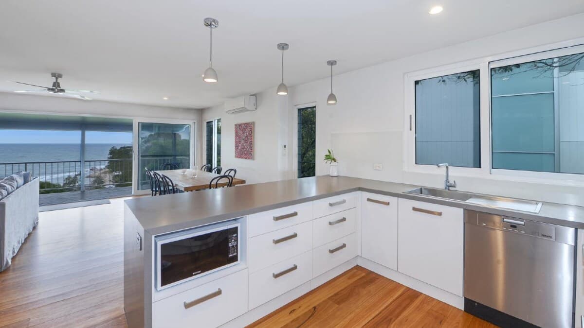 Furnished 5 Bedroom House in Avoca Beach