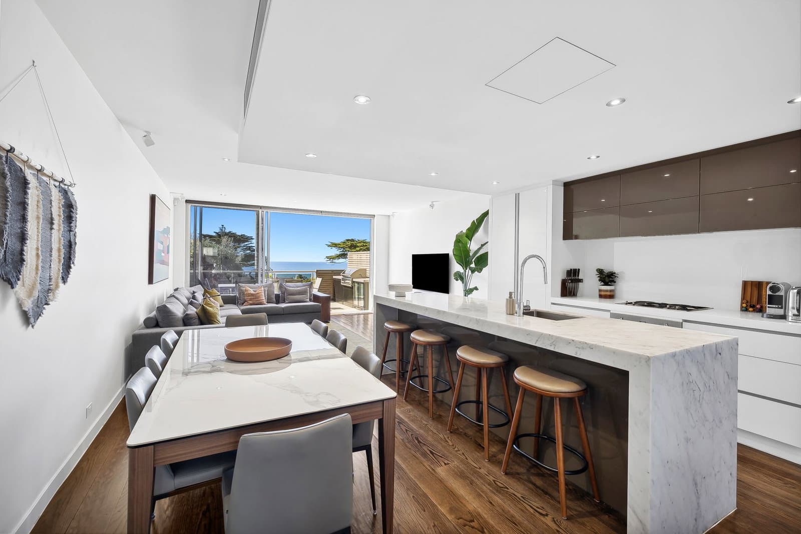 Furnished 3 Bedroom Apartment in Torquay