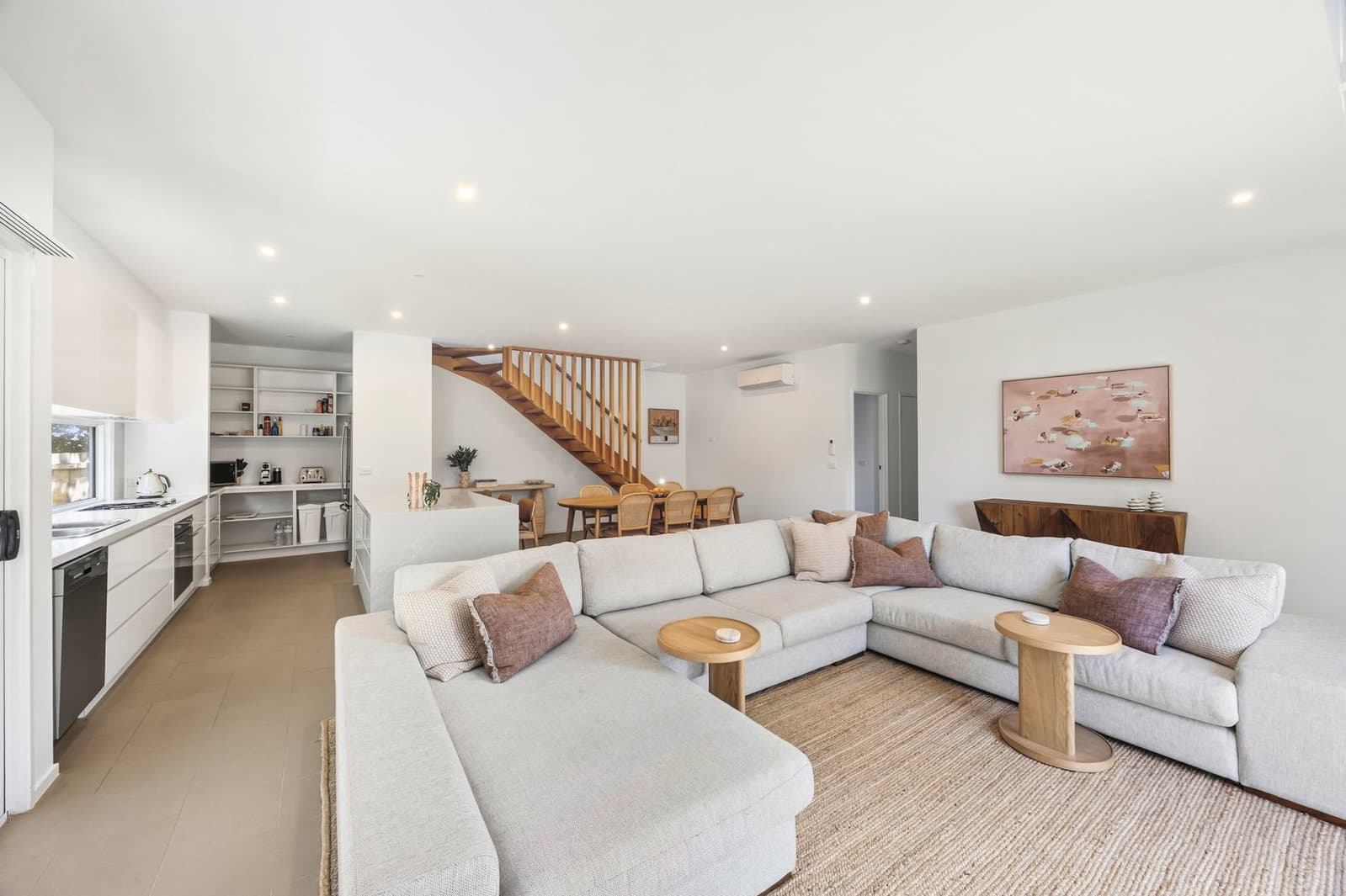 Furnished 4 Bedroom House in Torquay
