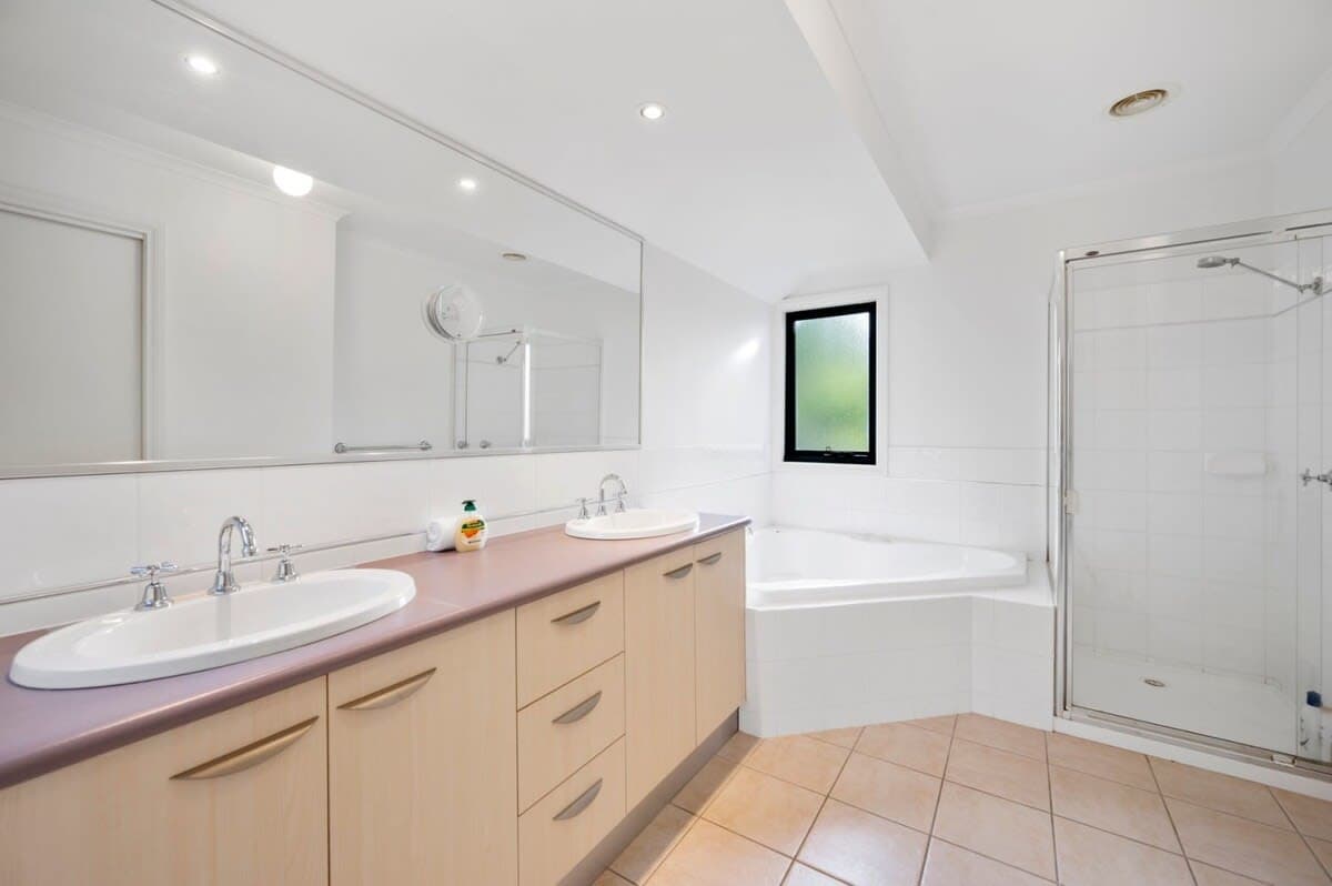 Furnished 3 Bedroom House in Torquay